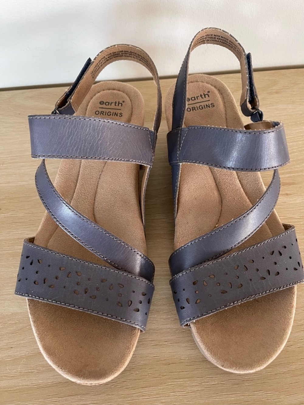 Earth Origins Kendra Khloe Blue wedge sandals 9W
